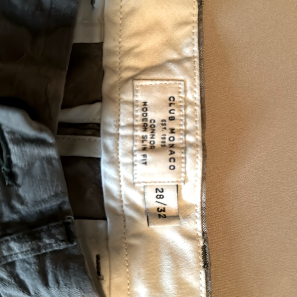 Women’s Tan Camo CLUB MONACO CHINO type pants  Size 28/32